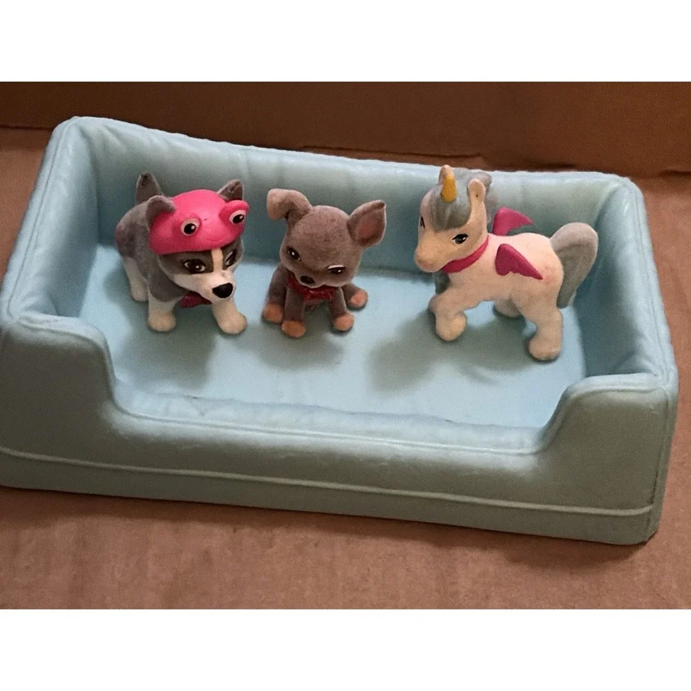 Barbie Pets And Animals Flocked - Lot Of‎ 3 Pets - Puppies Unicorn And Pet Bed